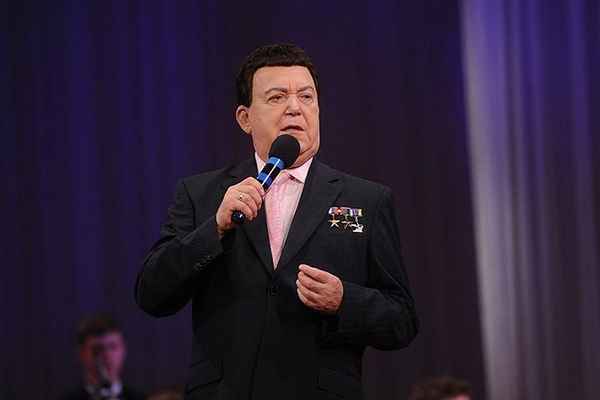 Иосиф Кобзон Играет орган