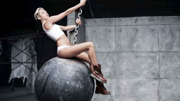 Miley Cyrus Wrecking ball Miley Cyrus Wrecking ball