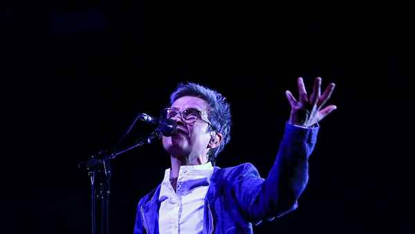 Сурганова и Оркестр Птица певчая