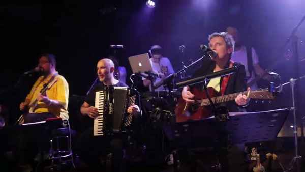 Сурганова и Оркестр Февральский ветер