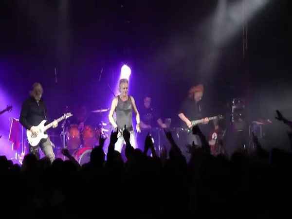 Алиса По Баpaбану