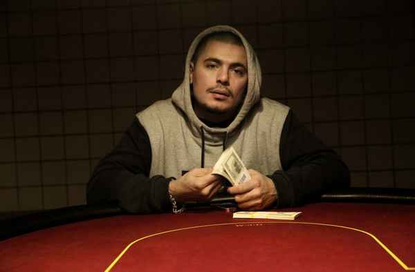 Птаха Крутится косяк (feat. Сквоз)