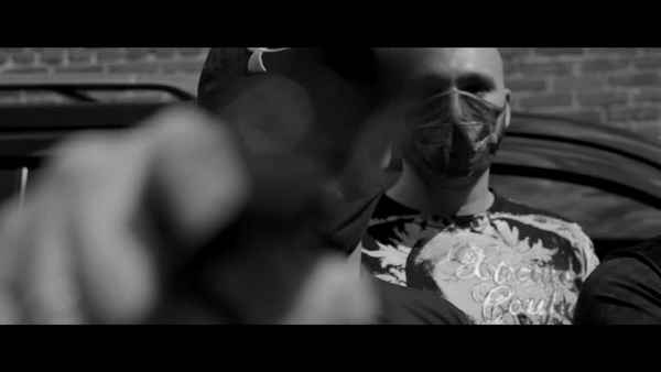 Птаха Нечего делить (feat. 9 грамм, Bugz, Gypsy King, Дым)