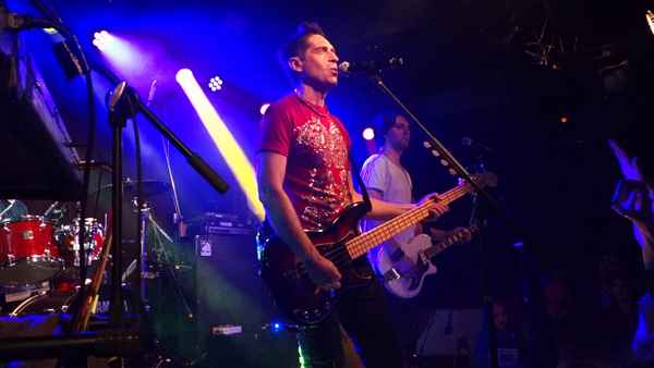 Ногу Свело! Четыре Друга