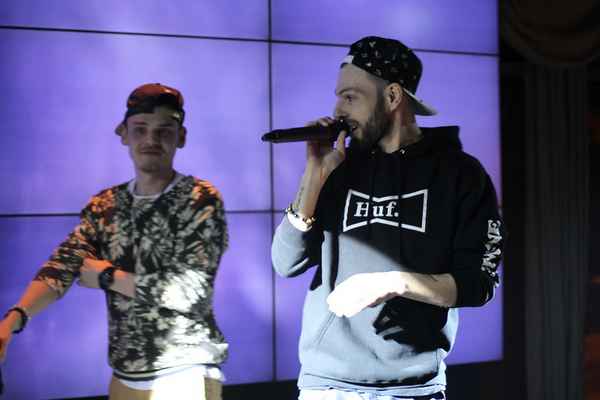 Чаян Фамали – Икар (Текст Песни, Слова)