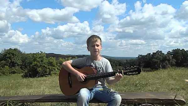 Любэ Поет гитара