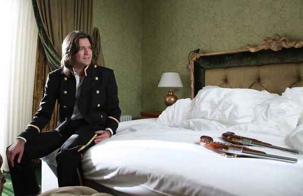 Дмитрий Маликов Два пистолета